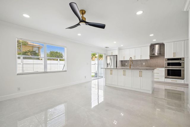 3460 Commodore Court, West Palm Beach, FL 33411