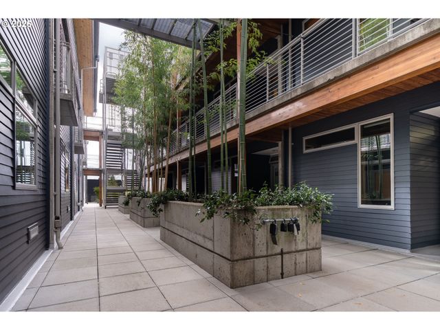 4216 N MISSISSIPPI Ave 207, Portland, OR 97217