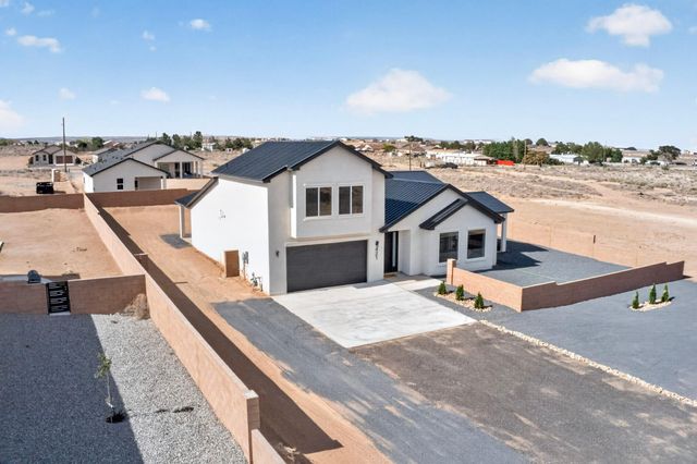 421 9th Avenue NE, Rio Rancho, NM 87124