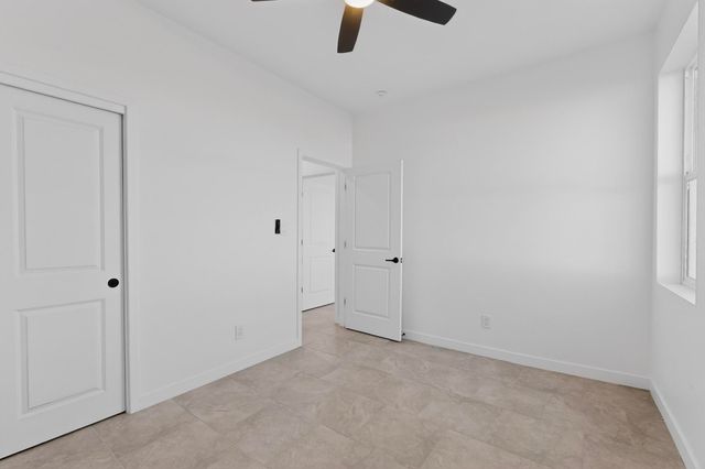 421 9th Avenue NE, Rio Rancho, NM 87124