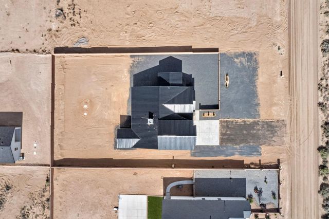 421 9th Avenue NE, Rio Rancho, NM 87124
