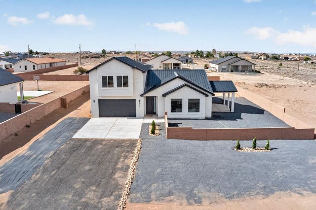 421 9th Avenue NE, Rio Rancho, NM 87124