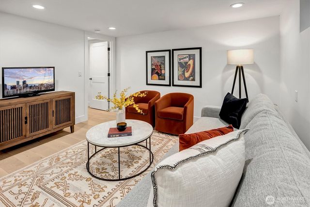 505 W Kinnear Place, Seattle, WA 98119