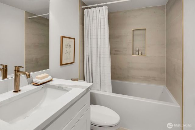 505 W Kinnear Place, Seattle, WA 98119