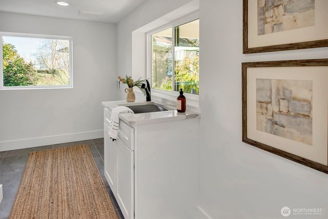 505 W Kinnear Place, Seattle, WA 98119