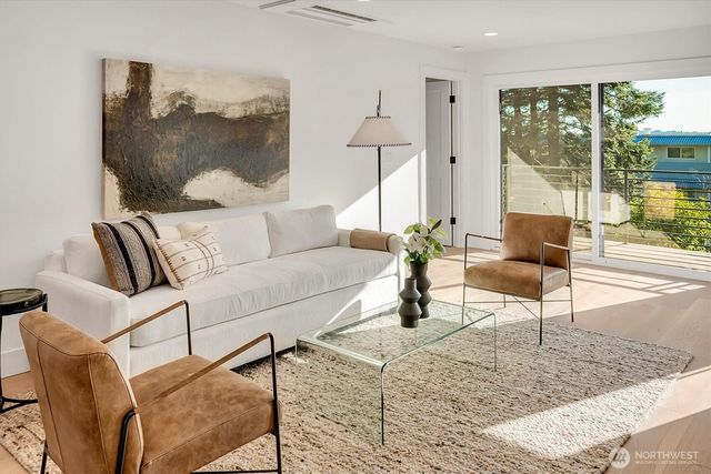 505 W Kinnear Place, Seattle, WA 98119