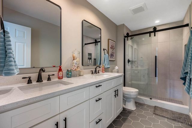 7945 Woodglen Drive, West Chester, OH 45069