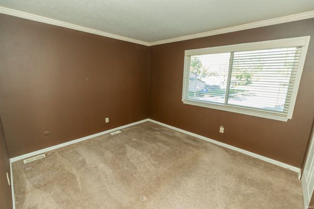 135 W Leyte Avenue, Mishawaka, IN 46545