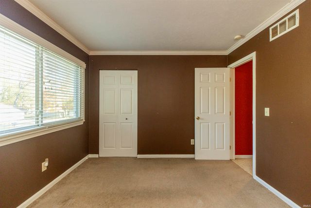 135 W Leyte Avenue, Mishawaka, IN 46545