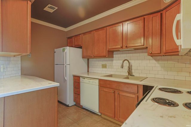 135 W Leyte Avenue, Mishawaka, IN 46545