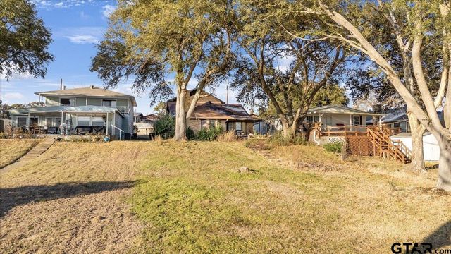 21320 Southwind Dr, Chandler, TX 75758