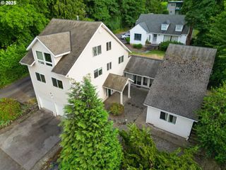 10406 Ne FARGO St, Portland, OR 97220