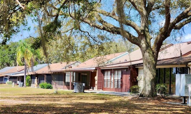 35140 WHISPERING OAKS BOULEVARD, Dade City, FL 33523