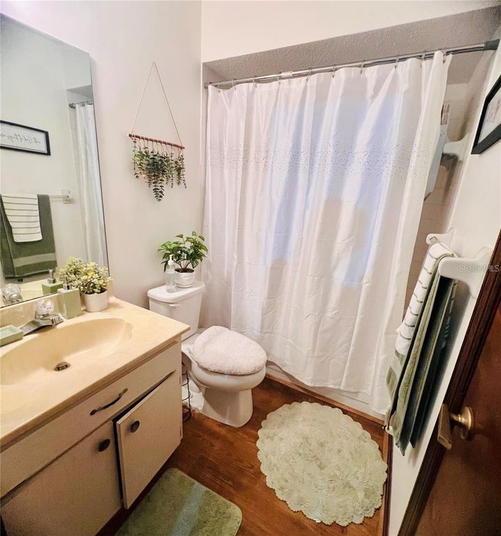 Image 15 of property listing at 35140 WHISPERING OAKS BOULEVARD, Dade City, FL 33523