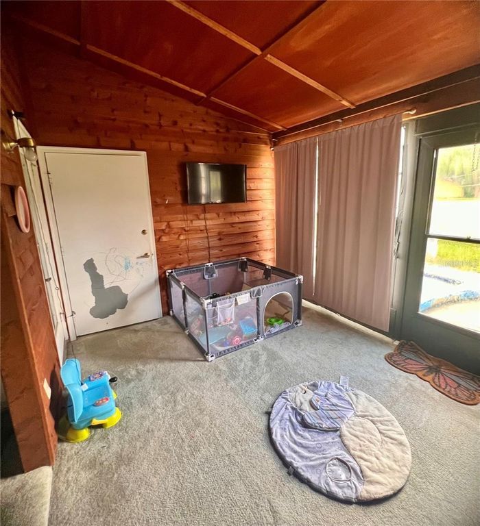 Image 16 of property listing at 35140 WHISPERING OAKS BOULEVARD, Dade City, FL 33523