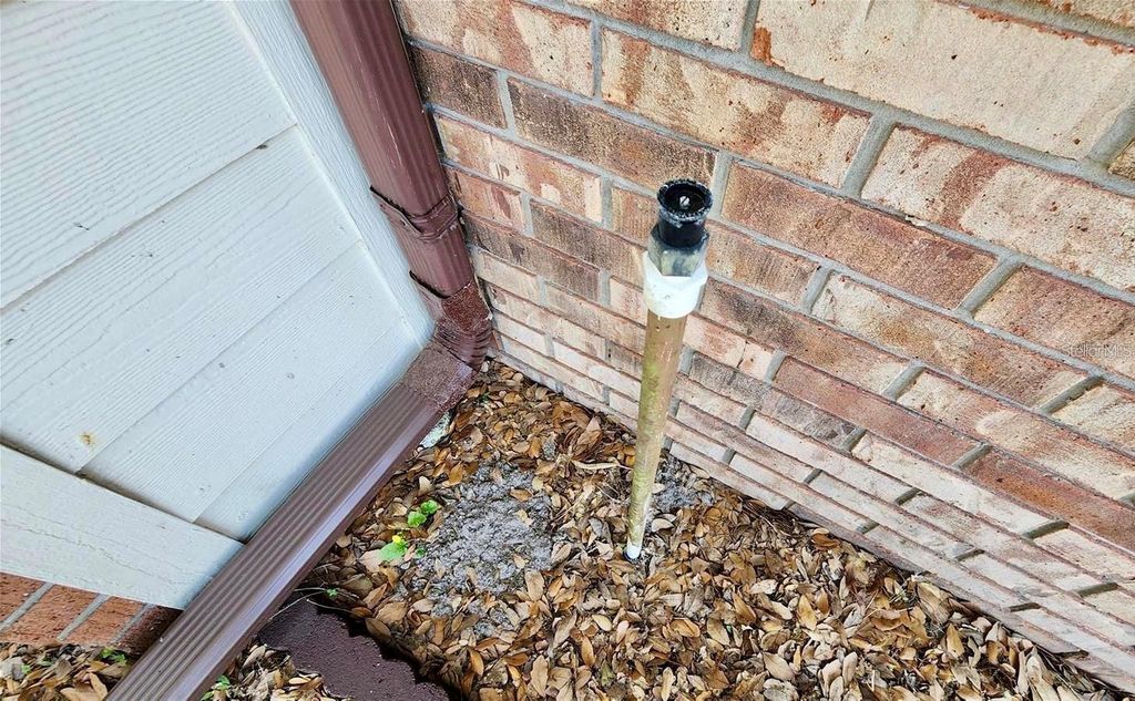 Image 19 of property listing at 35140 WHISPERING OAKS BOULEVARD, Dade City, FL 33523