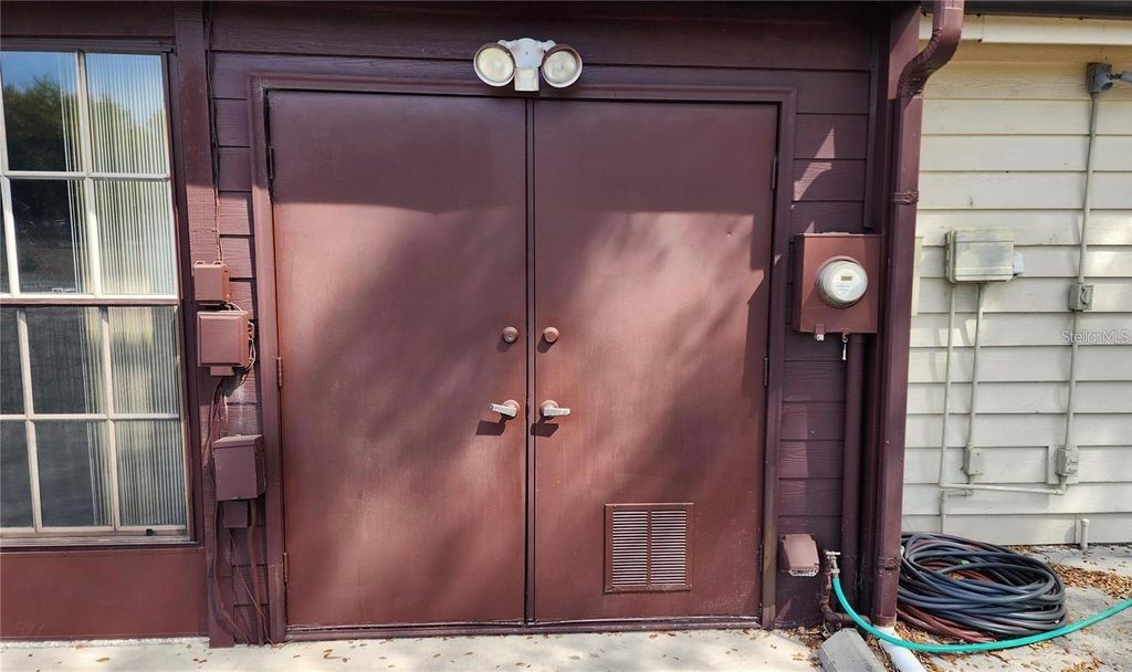 Image 21 of property listing at 35140 WHISPERING OAKS BOULEVARD, Dade City, FL 33523