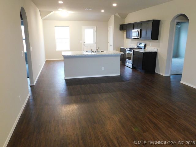 11425 S 240th East Avenue, Broken Arrow, OK 74014