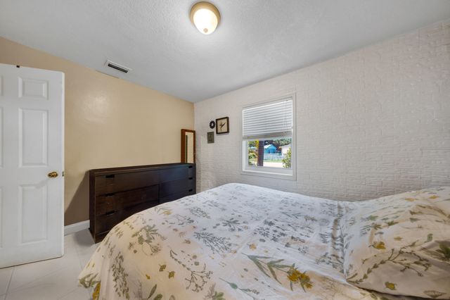 2326 Harding Street, Hollywood, FL 33020