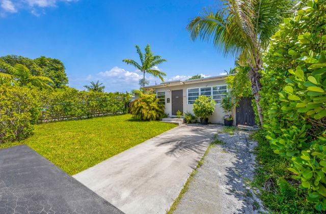 2326 Harding Street, Hollywood, FL 33020