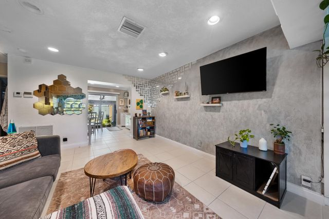 2326 Harding Street, Hollywood, FL 33020