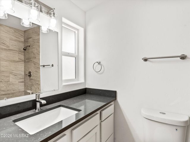 5725 E 10th Street, Tucson, AZ 85711