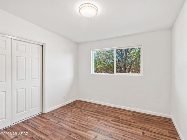 5725 E 10th Street, Tucson, AZ 85711