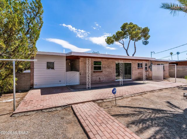 5725 E 10th Street, Tucson, AZ 85711