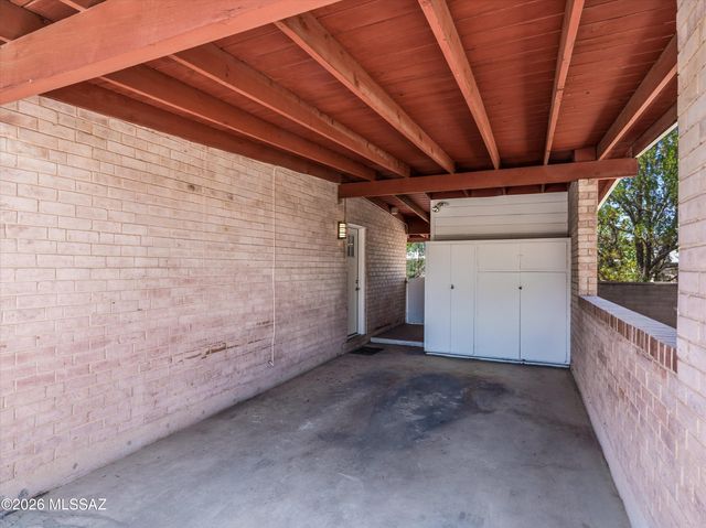 5725 E 10th Street, Tucson, AZ 85711