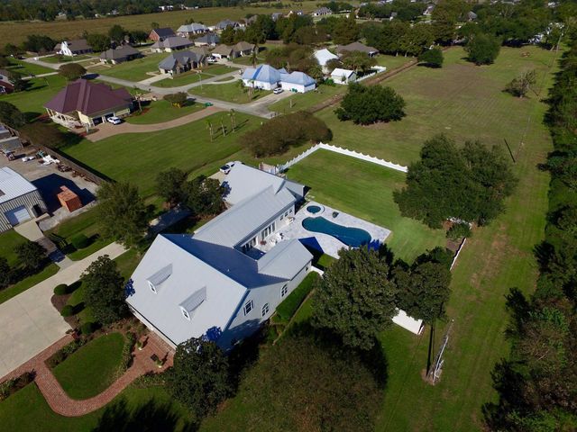 16153 Highway 3235, Cut Off, LA 70345