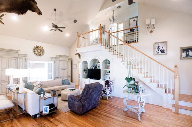 16153 Highway 3235, Cut Off, LA 70345