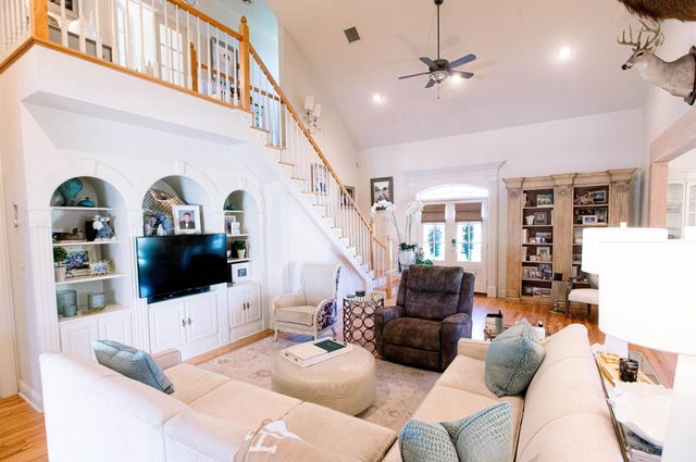 16153 Highway 3235, Cut Off, LA 70345