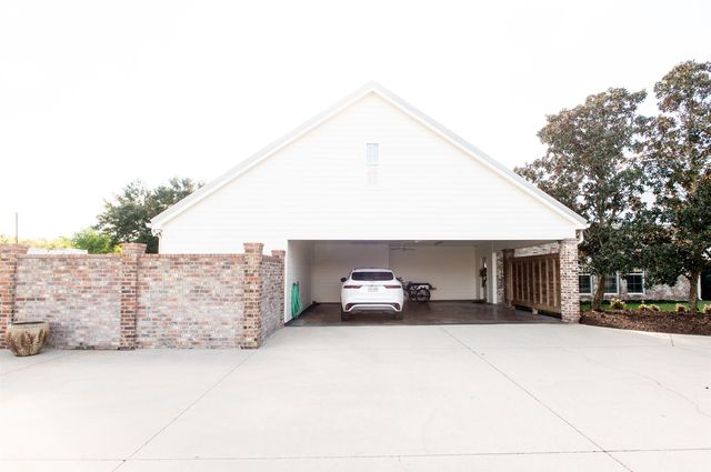 16153 Highway 3235, Cut Off, LA 70345