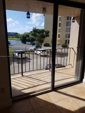 9682 Fontainebleau Blvd 202, Miami, FL 33172