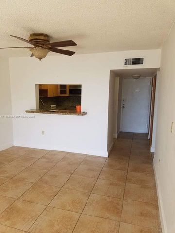 9682 Fontainebleau Blvd 202, Miami, FL 33172