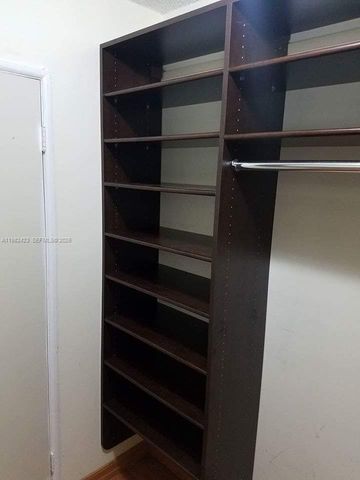 9682 Fontainebleau Blvd 202, Miami, FL 33172