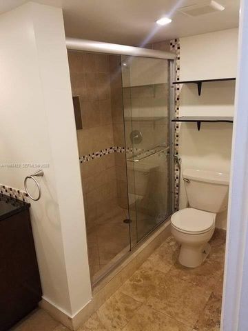 9682 Fontainebleau Blvd 202, Miami, FL 33172