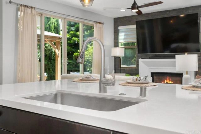 3072 Marron Rd, Carlsbad, CA 92010