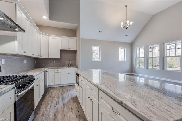 283 Lawnes Neck DR, Smithfield, VA 23430