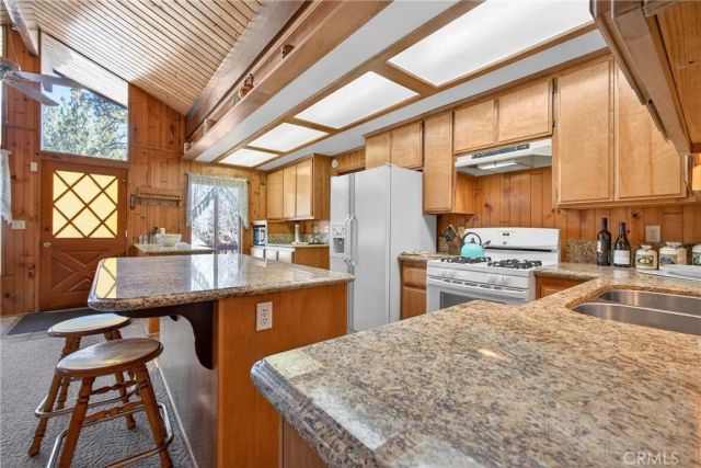 5747 Lodgepole, Wrightwood, CA 92397