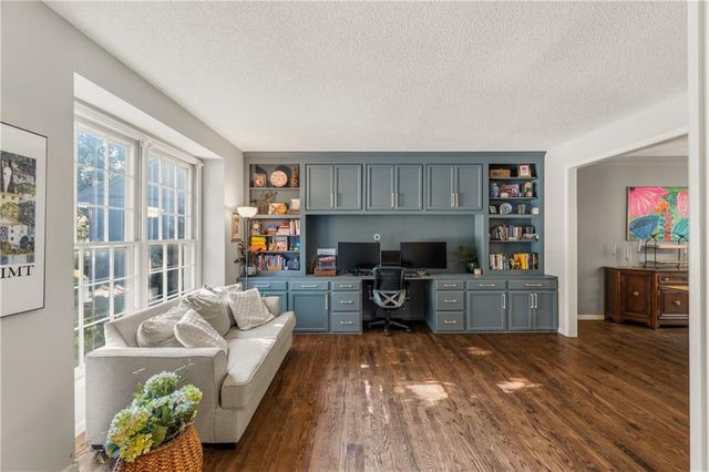 8803 W 132 Terrace, Overland Park, KS 66213
