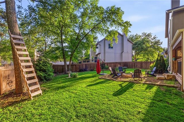 8803 W 132 Terrace, Overland Park, KS 66213