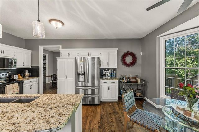 8803 W 132 Terrace, Overland Park, KS 66213