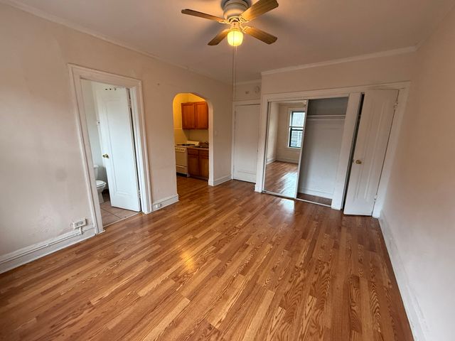 1135 W Lunt Avenue 209, Chicago, IL 60626