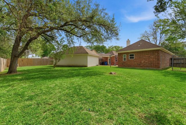 304 Melodywood Drive, Friendswood, TX 77546