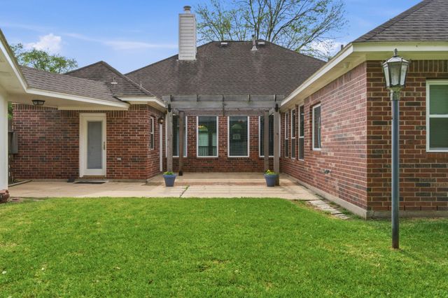 304 Melodywood Drive, Friendswood, TX 77546