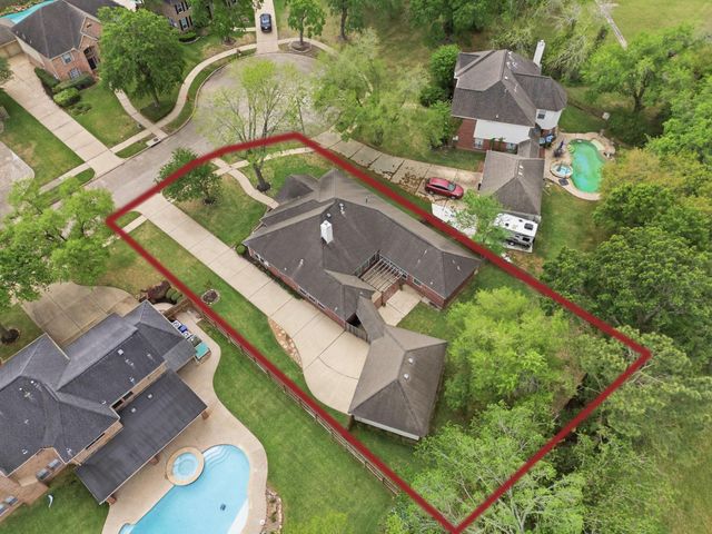 304 Melodywood Drive, Friendswood, TX 77546