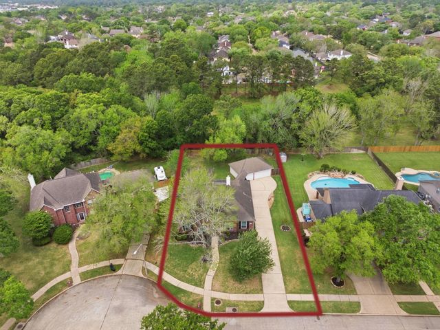 304 Melodywood Drive, Friendswood, TX 77546