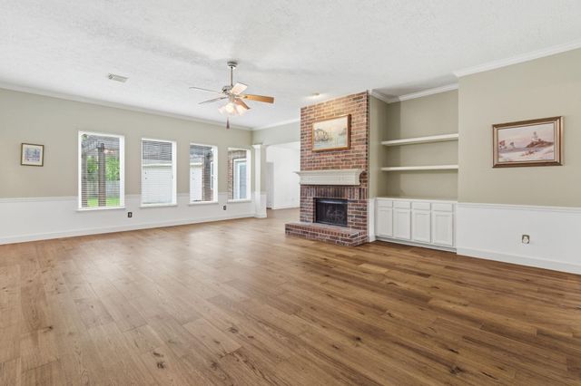 304 Melodywood Drive, Friendswood, TX 77546