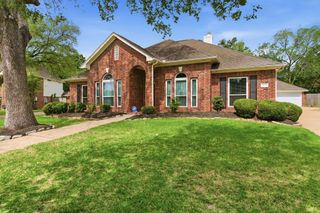304 Melodywood Drive, Friendswood, TX 77546